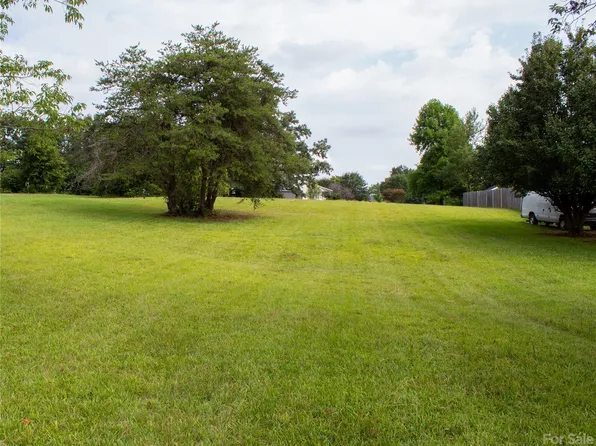 1444 Roddy Rd, Campobello, SC 29322