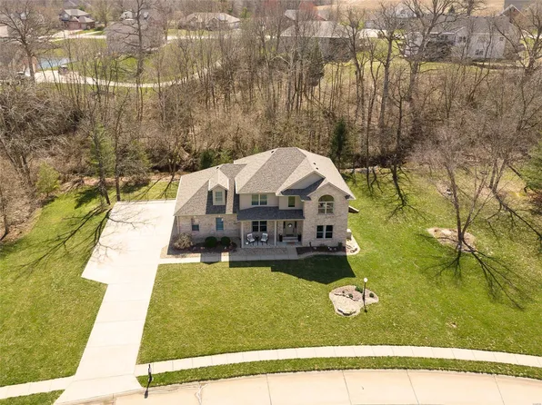 120 Oakland Dr, Troy, IL 62294