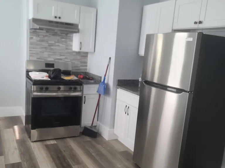 141-143 Mansfield St #2 — Photo 1