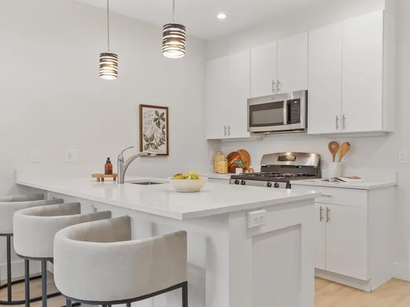 1246 Broadway APT 2, Somerville, MA 02144