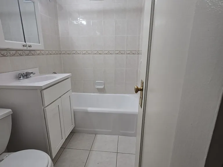 65th Pl — Photo 5