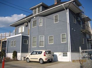 11917 Newport Ave, Rockaway Park, NY 11694