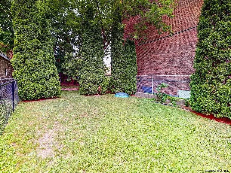 7 S Main Ave — Photo 28