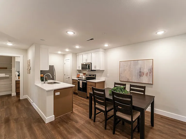 Orchard Park Apartments — Photo 15