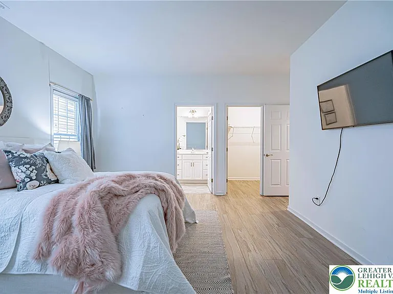 3855 Victors Way — Photo 40