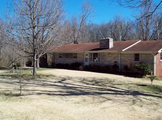 240 Kenmar Rd, Paducah, KY 42003