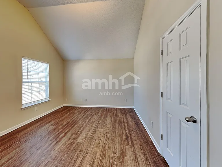 298 Sheffield Ln — Photo 18