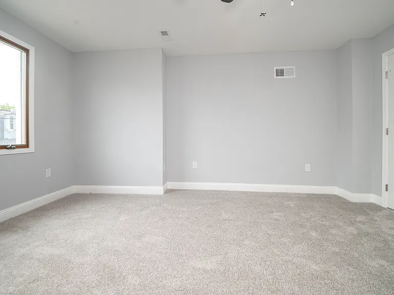 415 N Kenwood Ave — Photo 14