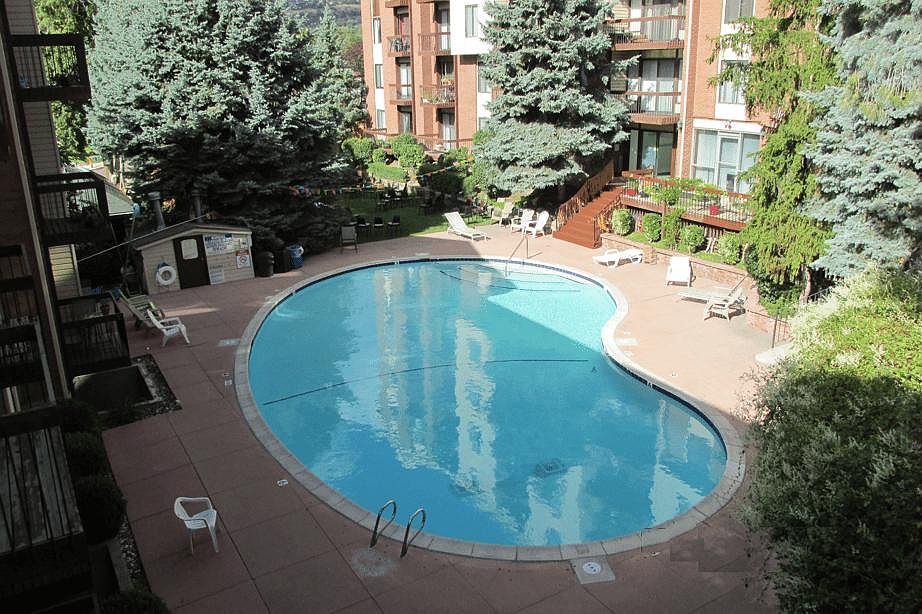 Full pool view