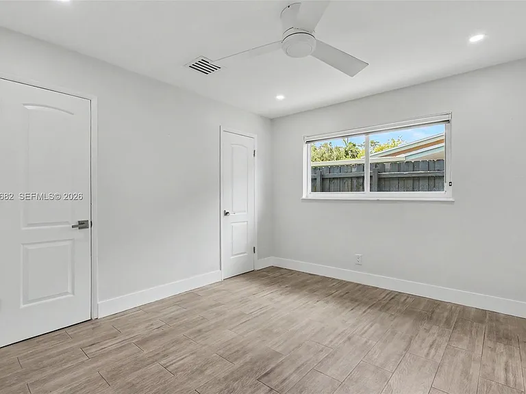 2317 SW 34th Ave — Photo 17