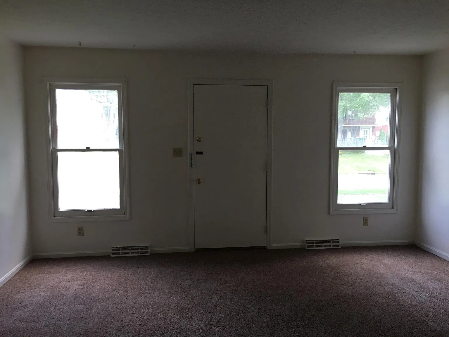 2 bed, 1.5 bath, 1200 sqft, $1,295 — Photo 3