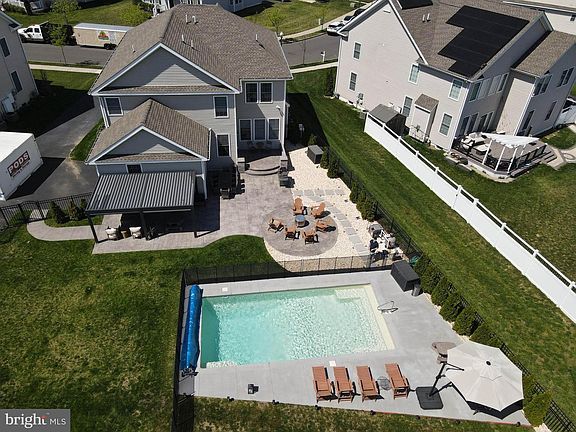 2nd image of 84 Applegate Way