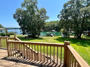 202 Honeysuckle Dr, Seneca, SC 29672