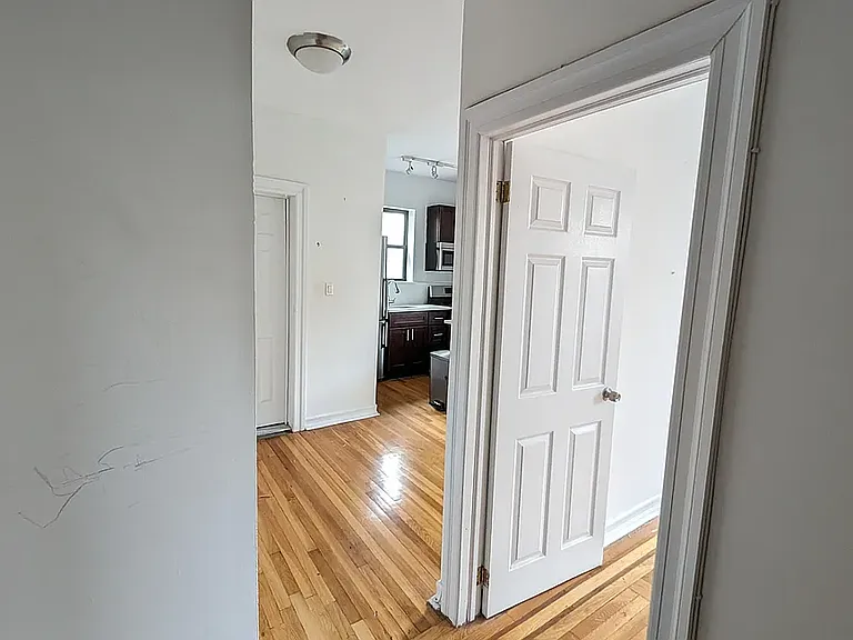 464 Clinton Ave #5J — Photo 2