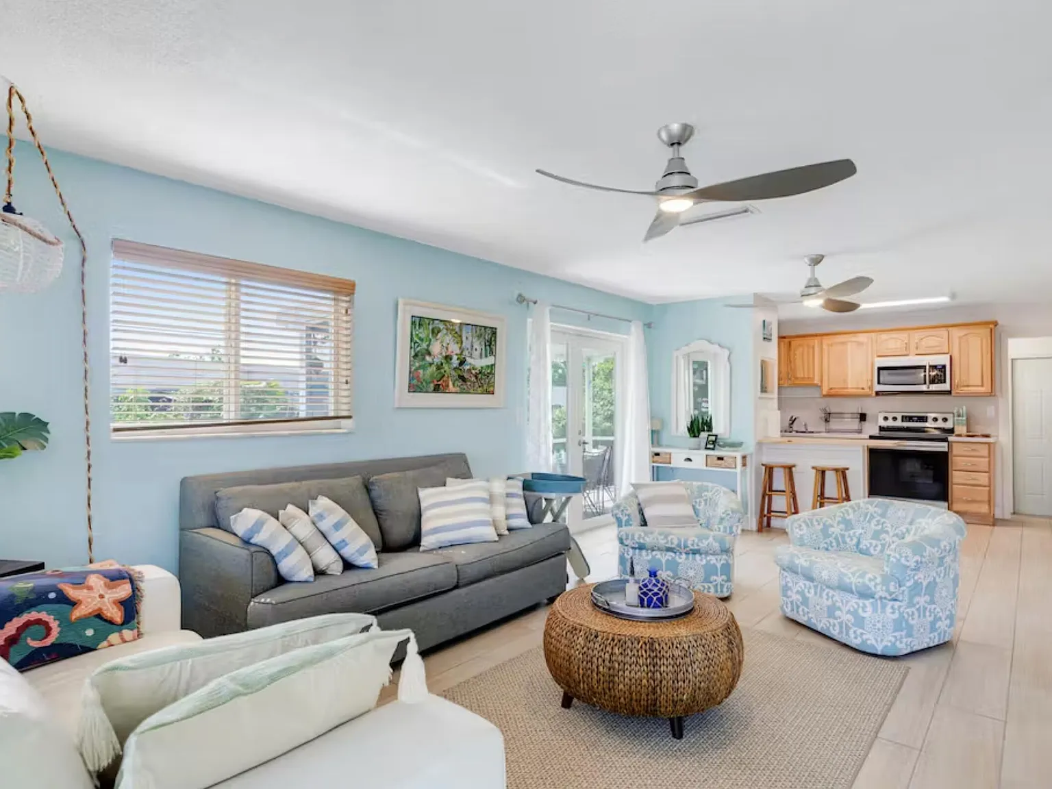 2 bed, 1.0 bath, $3,100 — Photo 3