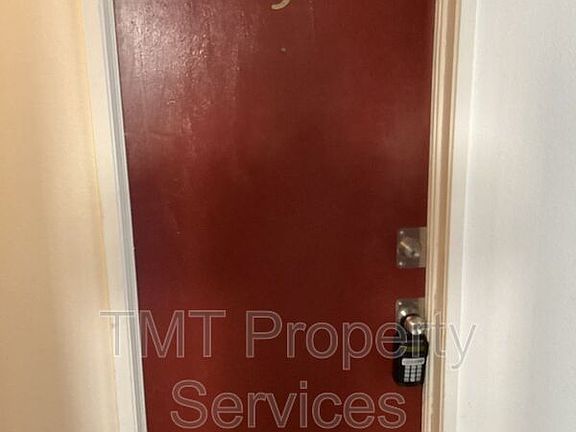 5th image of 1816 F St Unit 3