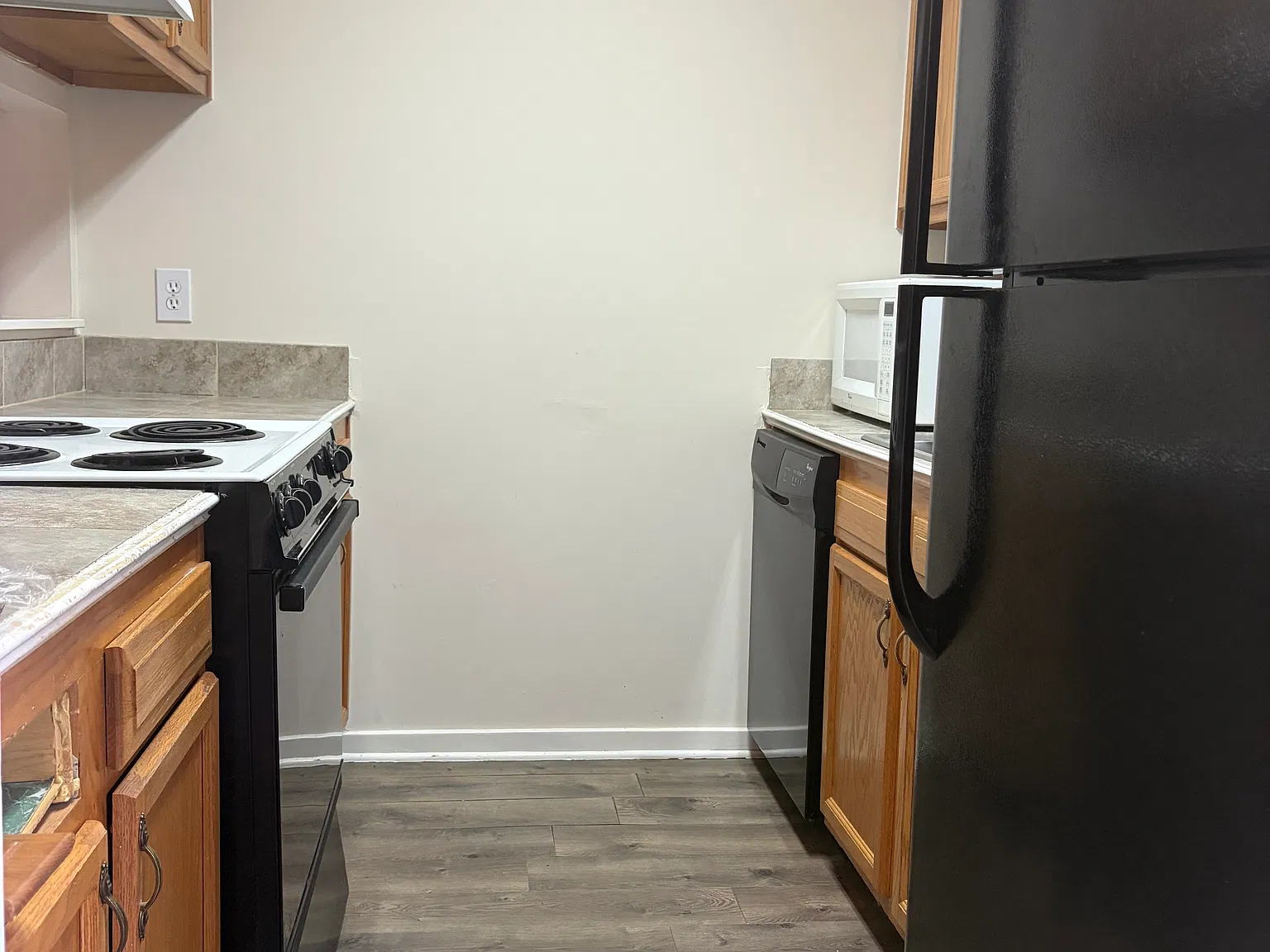 2 bed, 2.5 bath, 1075 sqft, $1,500 — Photo 2