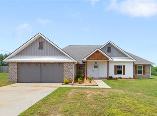164 Rob Lee St, Moundville, AL 35474