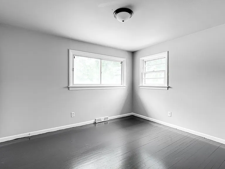 1314 Vinton St — Photo 5