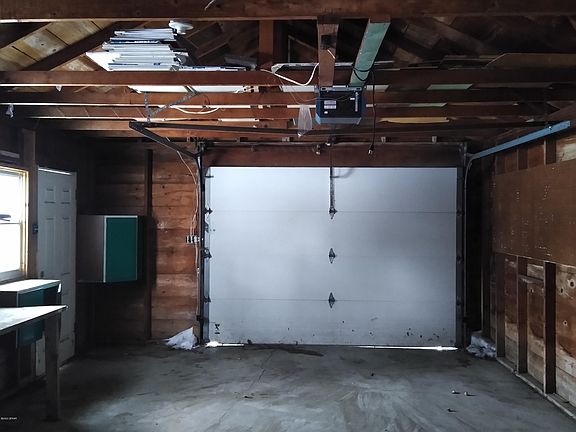 4th image of 815 15th Ave S