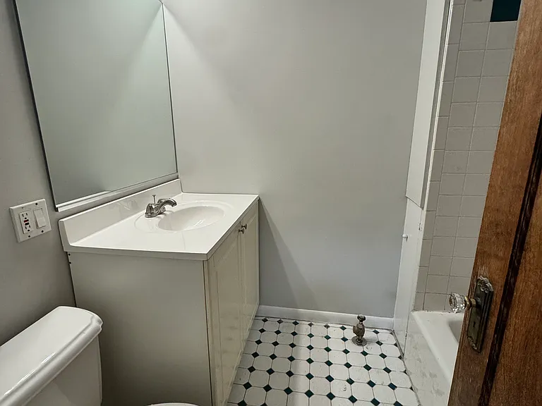 5826 N Wayne Ave #1 — Photo 13