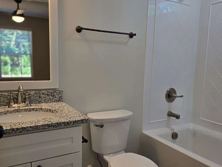 402 Giles St #B — Photo 32
