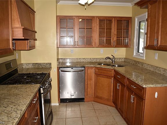 4th image of 930 Donmar Ln