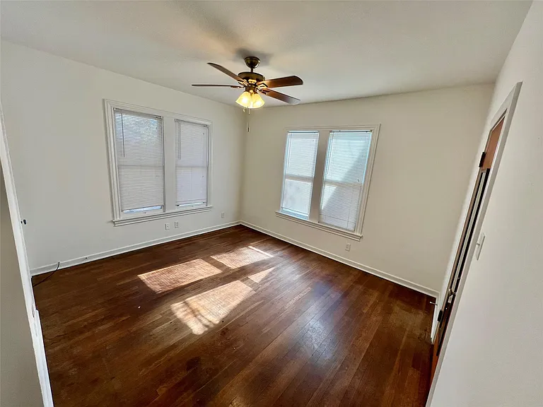 302 Park Ln — Photo 8