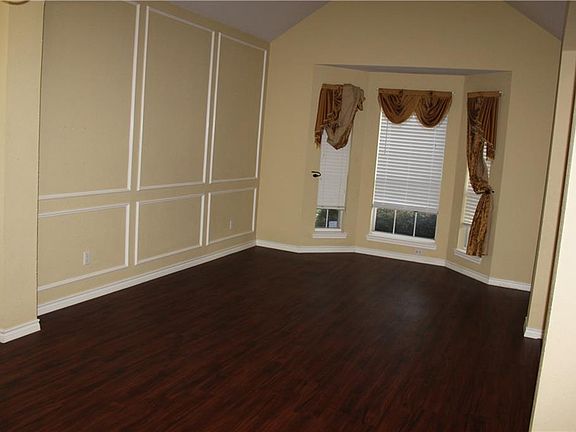 2nd image of 2421 Plentywood Dr