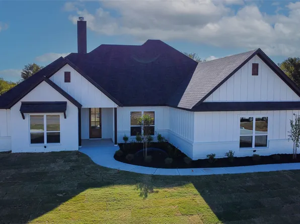 216 Stuart St, Paradise, TX 76073