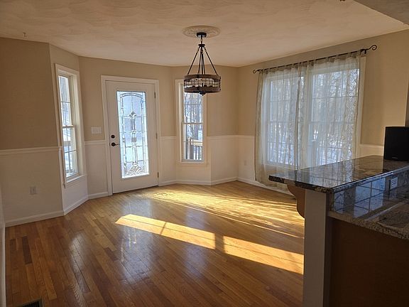 5th image of 7 Tree Top Way