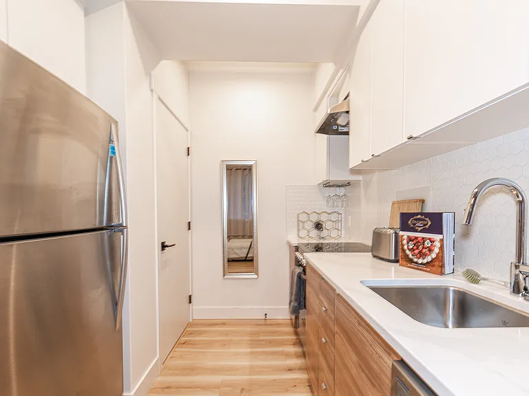 426 Allard Blvd SW — Photo 10