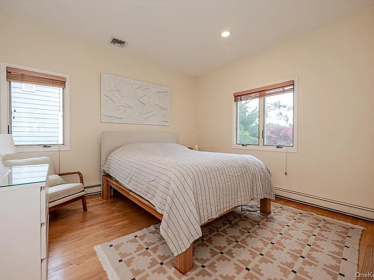 1701 Bay Blvd — Photo 20