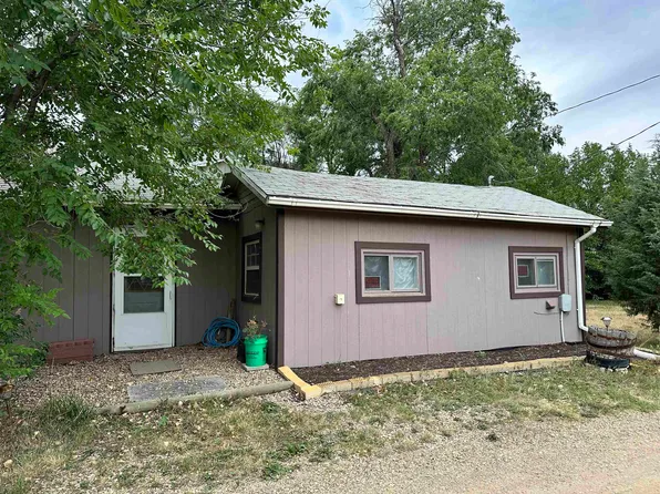 406 3rd St, Newell, SD 57760