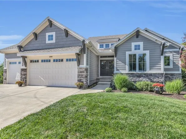 12950 W 52nd Ter, Shawnee, KS 66216