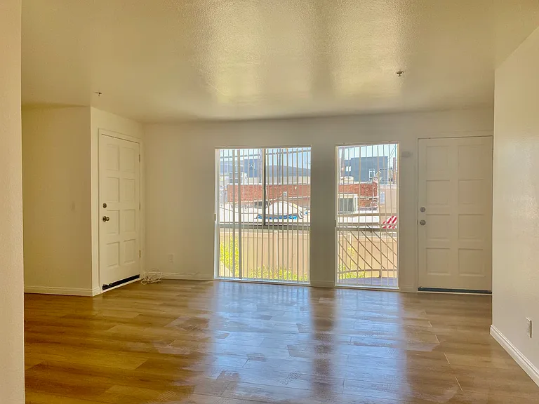 108 W Maple St #23 — Photo 18