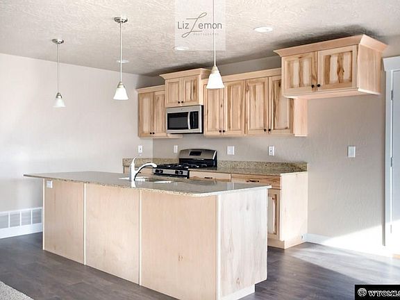5th image of 3851 Sandhill St