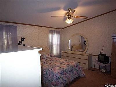 5th image of 8 Periwinkle Dr