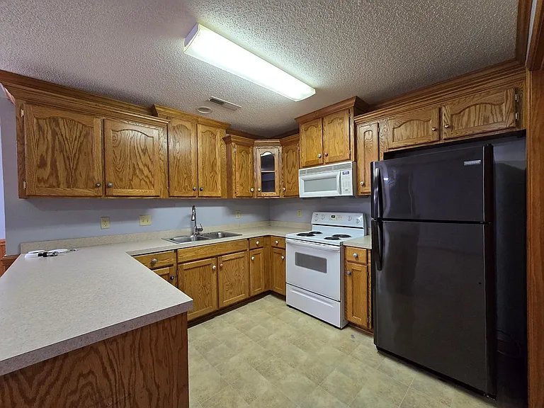 3563 Beacon Dr — Photo 8