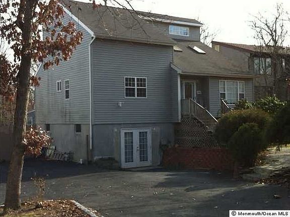 5th image of 541 Parkwood Ave