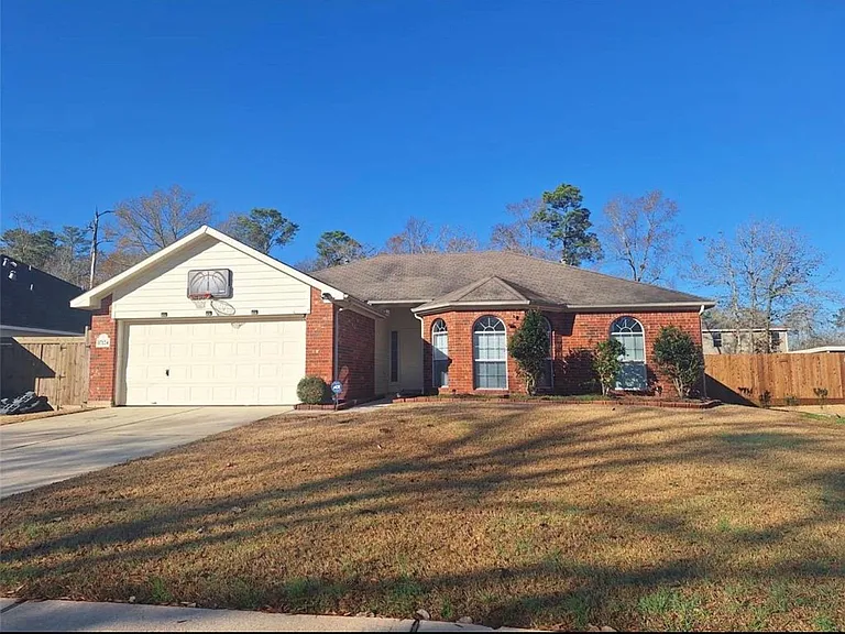 17124 Gleneagle Dr S — Photo 1