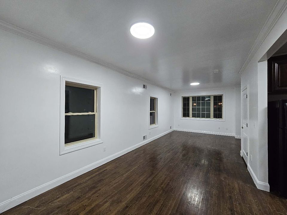 1st image of 118 Arlington Ave #1A