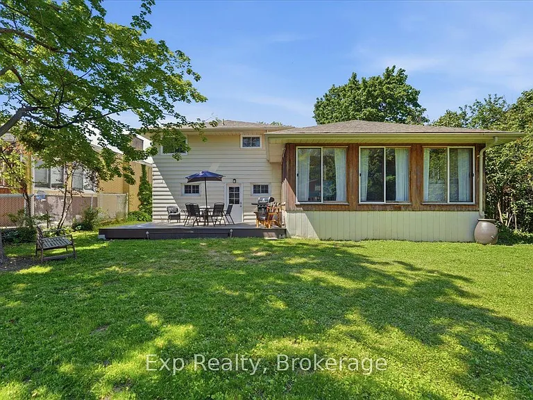 48 Melrose Cres — Photo 32