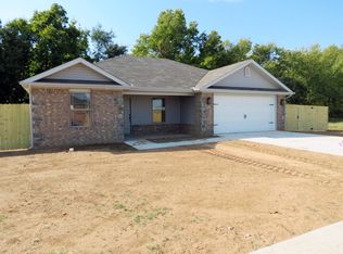 871 Bonnie Scotland Dr, Prairie Grove, AR 72753