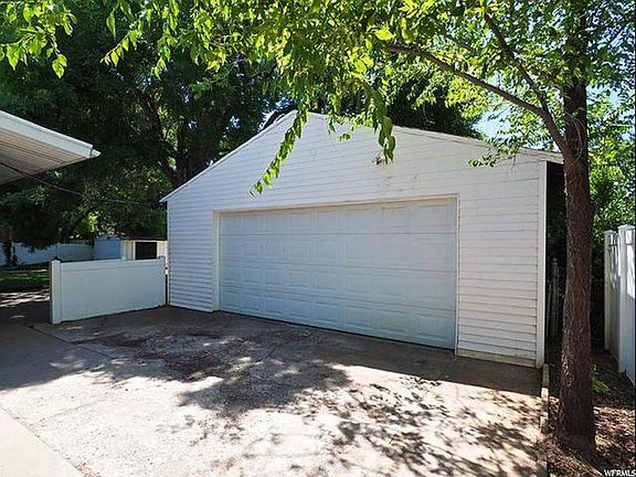 Detached 2-full sized car garage