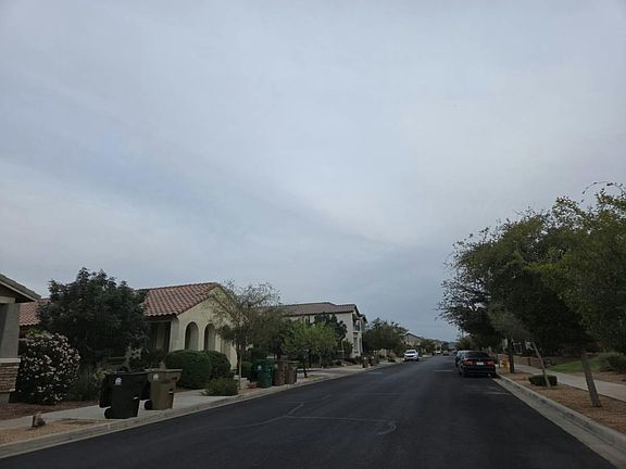 4th image of 886 S 151st Ln