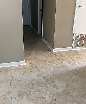 5th image of 733 Oakwood Dr