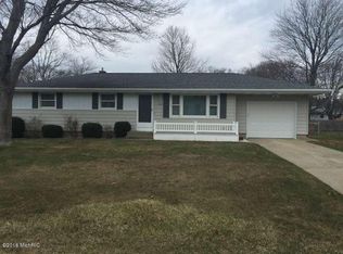 2120 Arbor Ave, Norton Shores, MI 49441