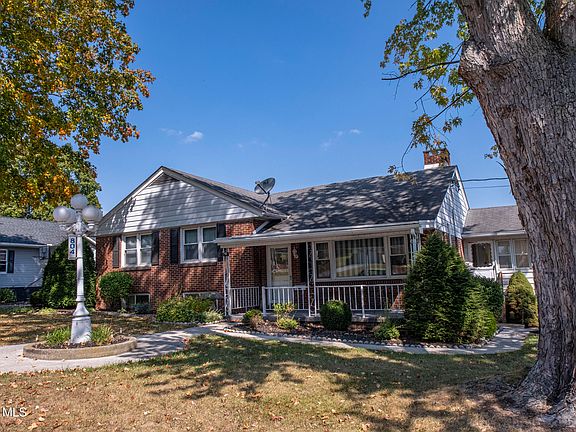2nd image of 804 Sage Hill Dr