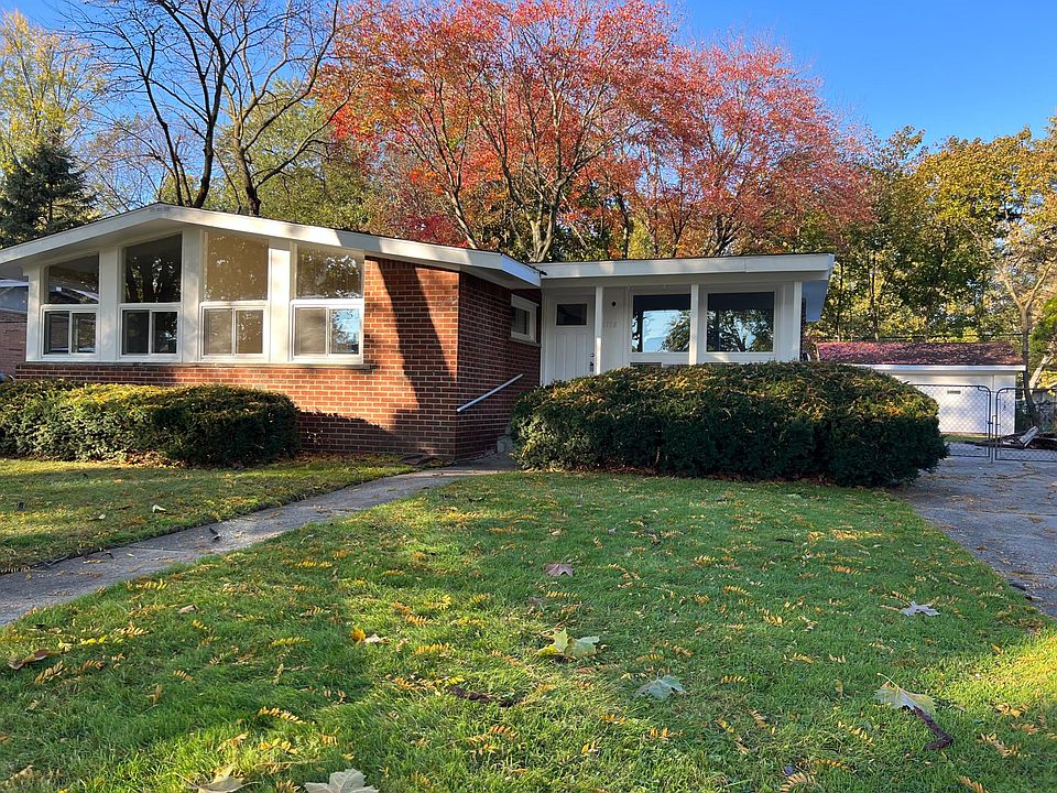 1st image of 17181 Dolores St